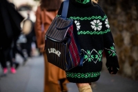 Backpack: 7 νέοι τρόποι να το φορέσετε