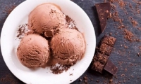Παγωτό σοκολάτα με γιαούρτι και στέβια