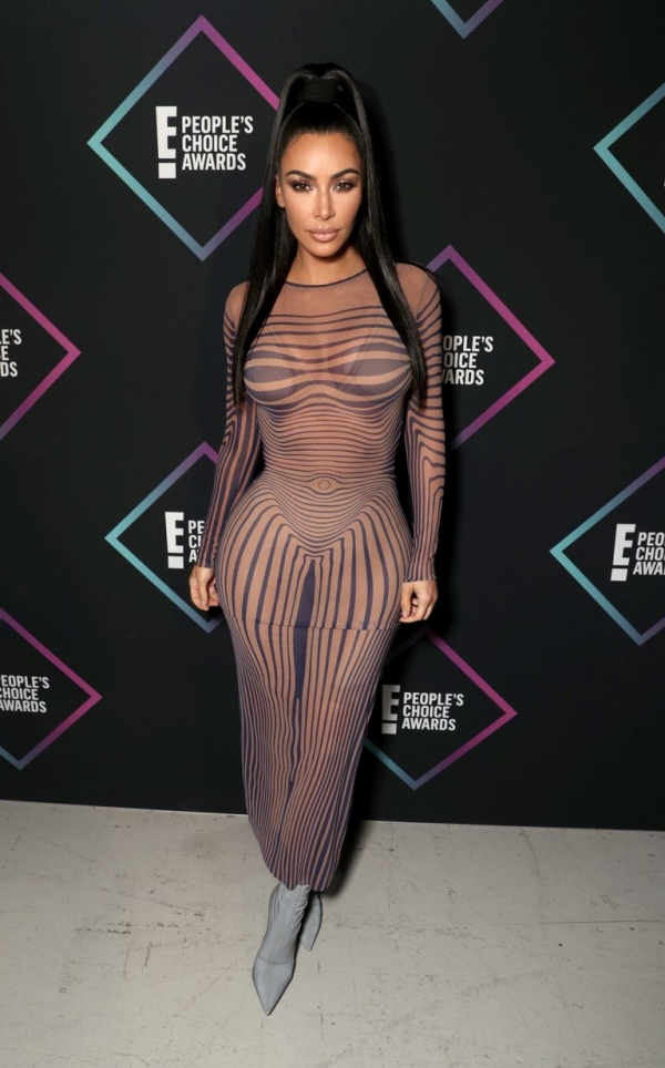 Η Kim Kardashian έκανε άλλη μια εκκεντρική εμφάνιση