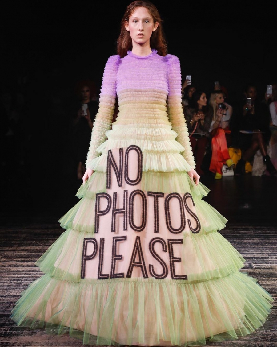 Τα πιο εντυπωσιακά φορέματα απο την εβδομάδα μόδας στο Παρίσι