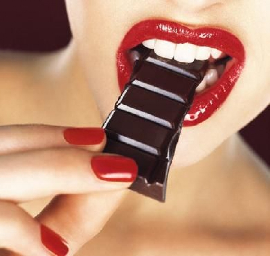 Πώς να αφαιρέσετε λεκέδες από σοκολάτα από οτιδήποτε!