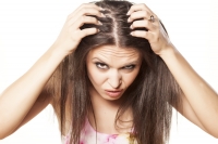 Έχεις αραιά μαλλιά; 3 κoλπάκια για να το «κρύψεις»