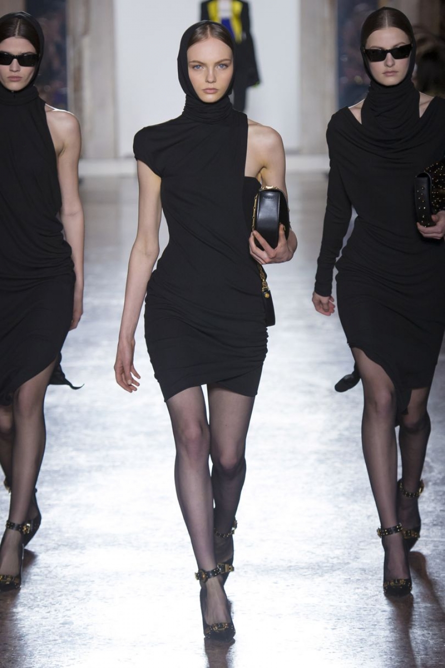 Οι 5 στυλιστικοί &quot;νόμοι&quot; της Donatella Versace  για τον ερχόμενο χειμώνα