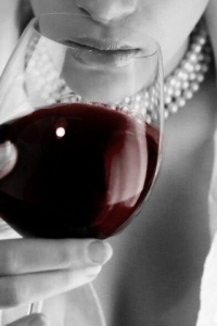 5 καλοί λόγοι να πίνεις ένα ποτήρι κρασί κάθε μέρα