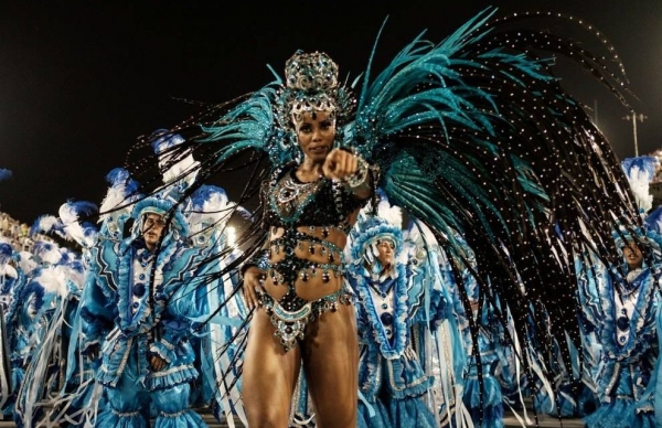Ρίο Ντε Τζανέιρο, το πιο εντυπωσιακό και σέξι καρναβάλι του πλανήτη ξεκίνησε