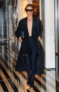 Η Victoria Beckham απογειώνει τα leggings με μια επική εμφάνιση